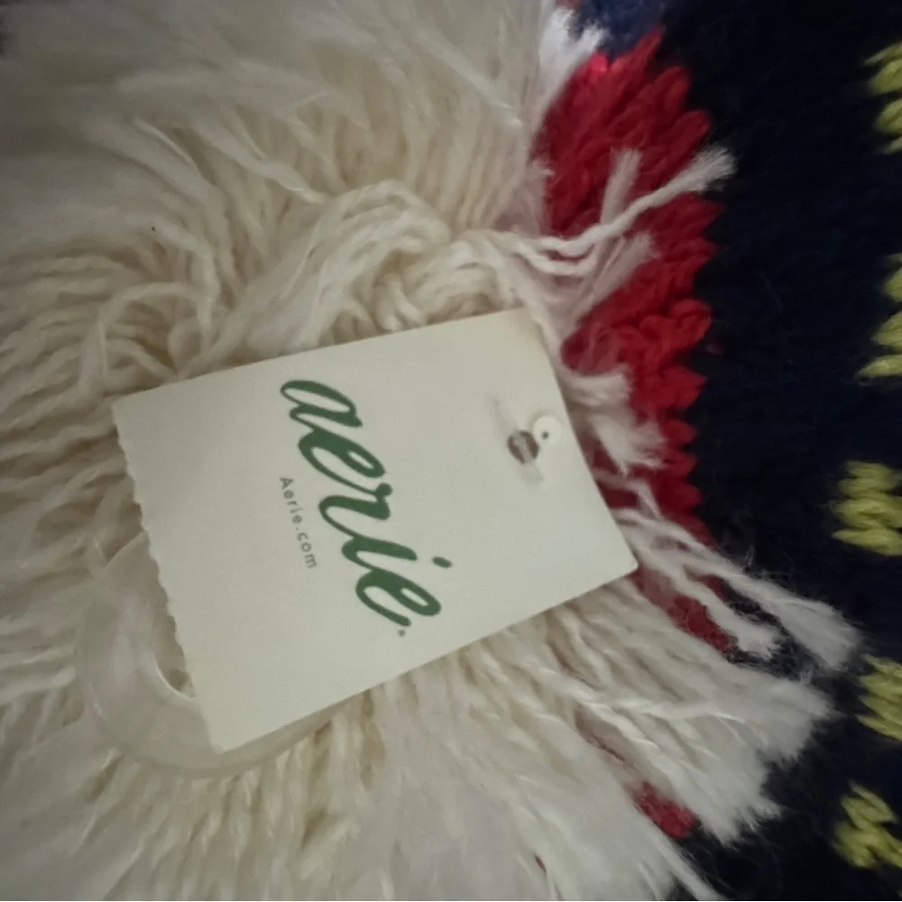 Aerie‎ Multicolor Knit Fair Isle Pom Beanie NWT